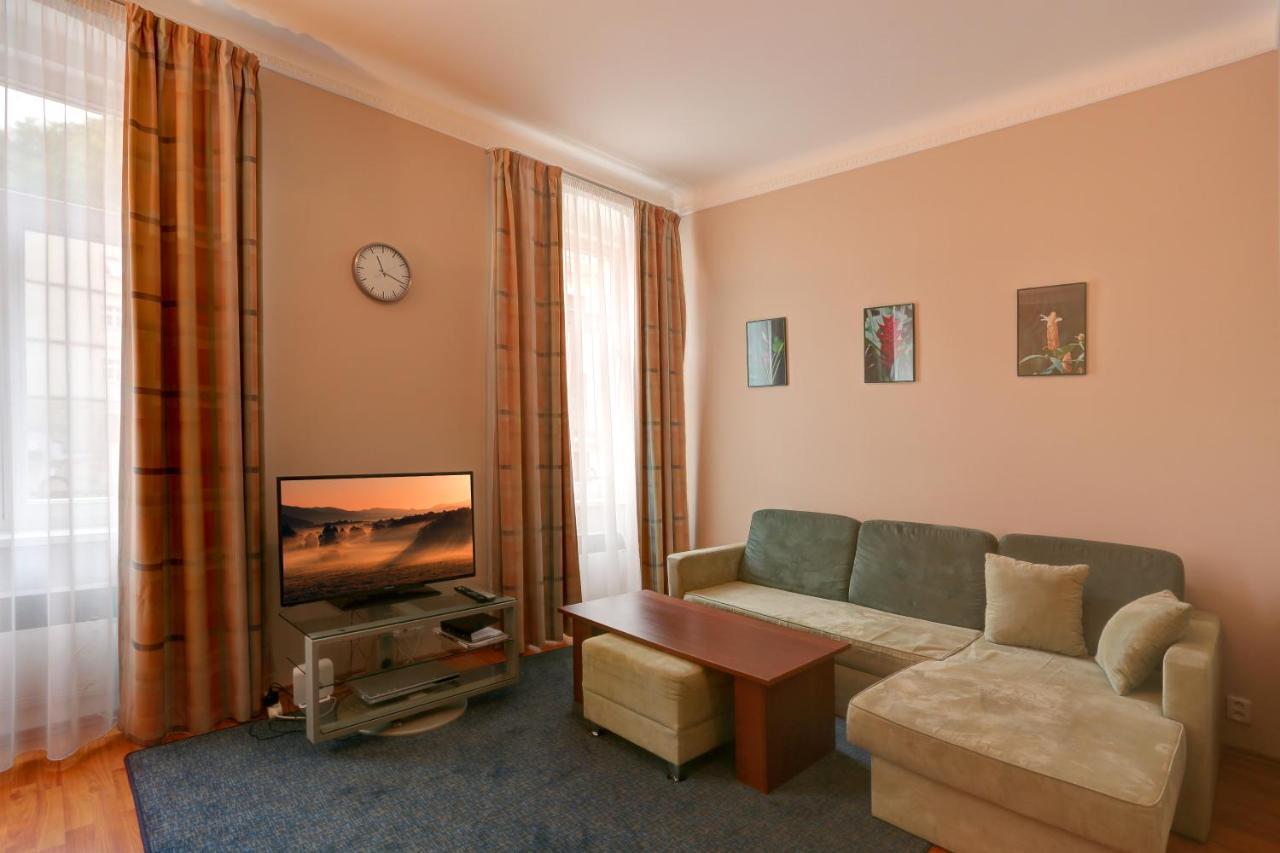 Karlovy Vary Zamecky Vrch公寓 外观 照片
